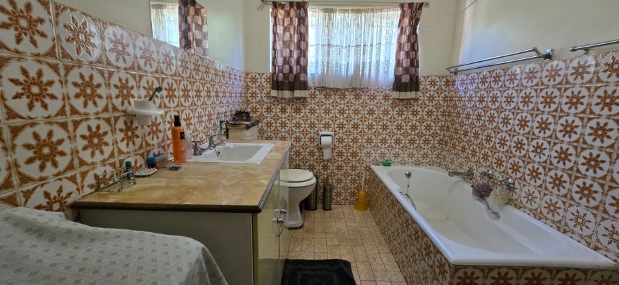 5 Bedroom Property for Sale in Oudorp North West